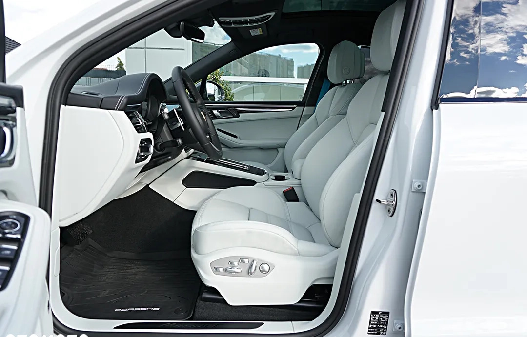 Porsche Macan cena 369000 przebieg: 1000, rok produkcji 2023 z Lipsko małe 781